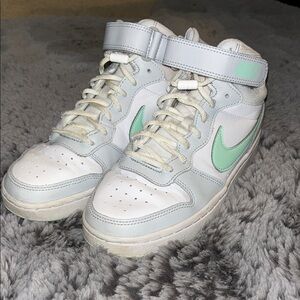 Nike Court Borough Mid 2 sneakers